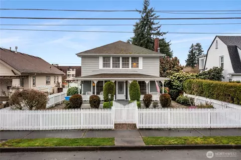 128 5th Ave NW, Puyallup, WA 98371