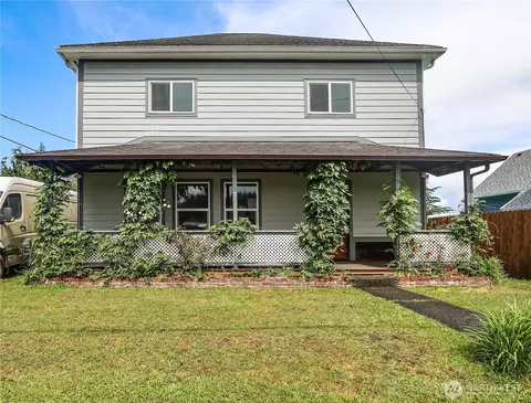 408 F St, Cosmopolis, WA 98537