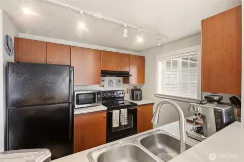 Kitchen - 12404 E Gibson Rd #H301, Everett, WA 98204 photo 1 of 3