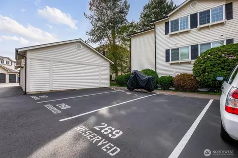 Exterior - 12404 E Gibson Rd #H301, Everett, WA 98204 photo 4 of 9