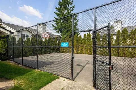 Exterior - 12404 E Gibson Rd #H301, Everett, WA 98204 photo 8 of 9
