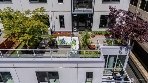 76 Cedar St #708, Seattle, WA 98121