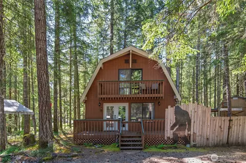11 N Olympic Ct N, Hoodsport, WA 98548