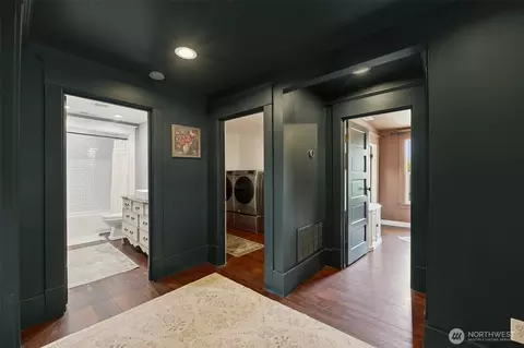 Entry Way - 307 Maple St, Hamilton, WA 98255 photo 4 of 5