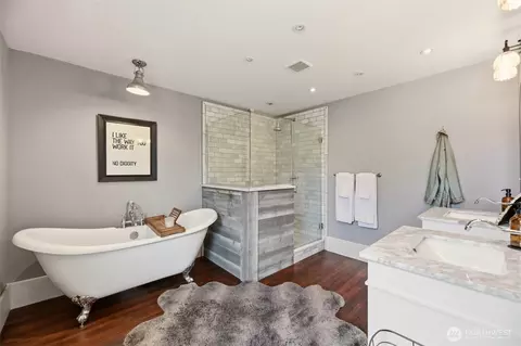 Bath - 307 Maple St, Hamilton, WA 98255 photo 2 of 4