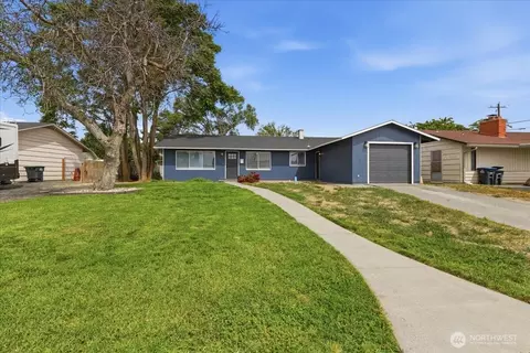 262 N Earl Rd, Moses Lake, WA 98837