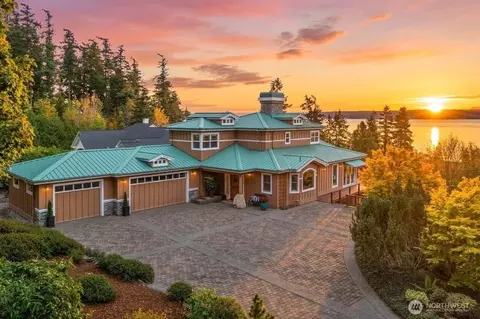 21322 NE President Point Rd, Kingston, WA 98346