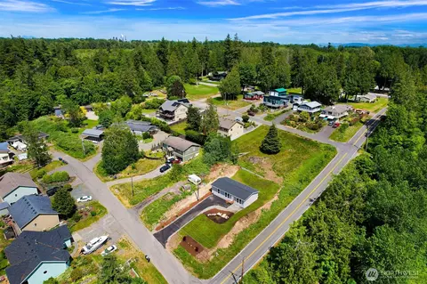 4772 Beach Ln, Ferndale, WA 98248