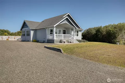 1085 Fairwood Dr SW, Ocean Shores, WA 98569
