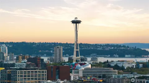 View/Area - 2301 Fairview Ave E #215, Seattle, WA 98102 photo 4 of 5