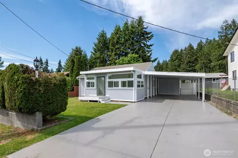 2217 E 64th St, Tacoma, WA 98404