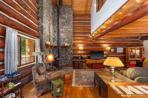 129 N Lake Roesiger Rd, Snohomish, WA 98290