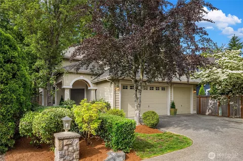 27422 SE 8th Pl, Sammamish, WA 98075