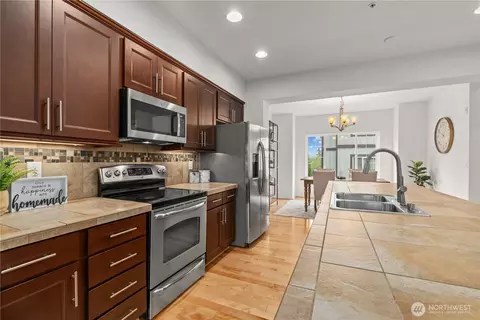 15652 NE 103rd Ct #103, Redmond, WA 98052
