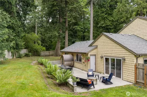15104 Sunrise Dr NE, Bainbridge Island, WA 98110