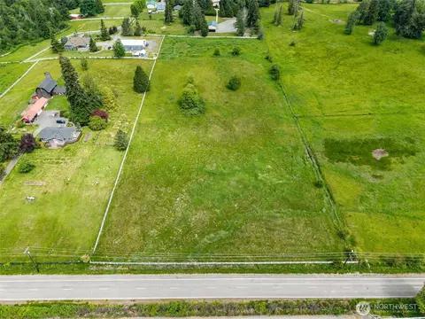 266 SE Nn Se 200th St, Maple Valley, WA 98038
