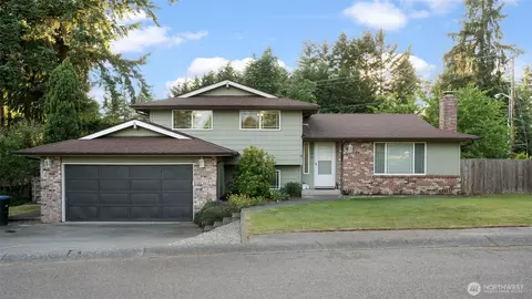 2043 NE Ridgewood Dr, Poulsbo, WA 98370