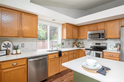 Kitchen - 20208 81st Avenue Ct E, Spanaway, WA 98387 photo 3 of 5