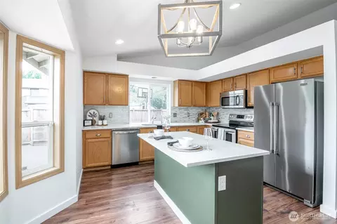 Kitchen - 20208 81st Avenue Ct E, Spanaway, WA 98387 photo 4 of 5
