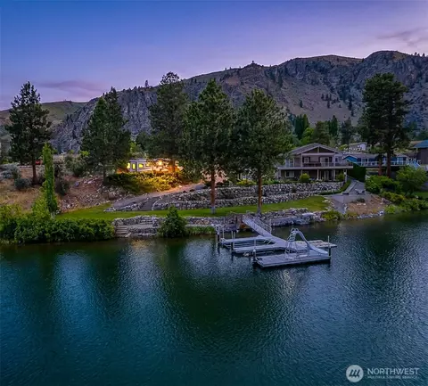15055 N Lakeshore Dr, Entiat, WA 98822
