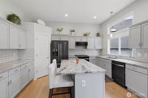 Kitchen - 17747 89th Ct NE, Bothell, WA 98011 photo 1 of 1