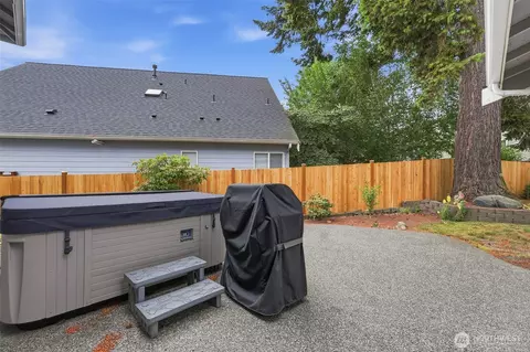 Exterior - 17747 89th Ct NE, Bothell, WA 98011 photo 5 of 6
