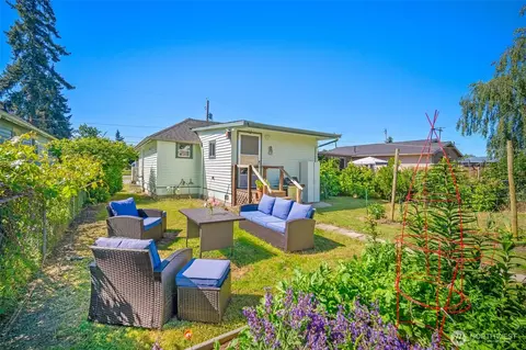 811 W Hazel St, Mount Vernon, WA 98273