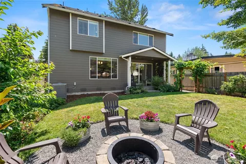 21812 SE 270th St, Maple Valley, WA 98038