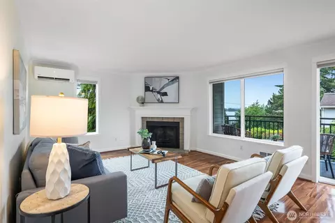 10110 NE 60th St #101, Kirkland, WA 98033