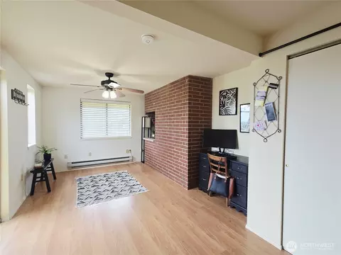 Living - 1301 S 3rd Ave #2B, Sequim, WA 98382 photo 6 of 6