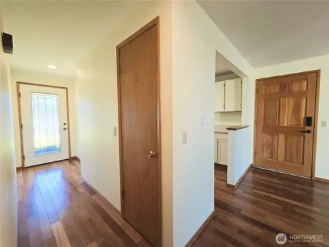 Entry Way - 1301 S 3rd Ave #2B, Sequim, WA 98382 photo 1 of 1