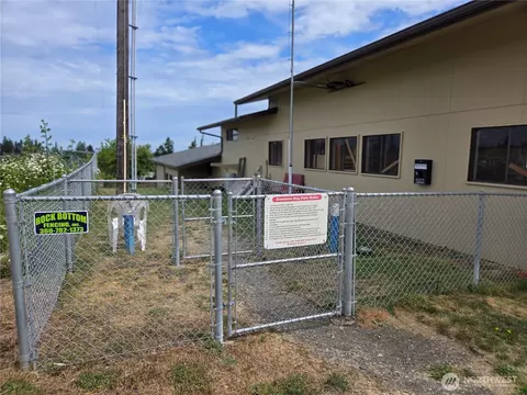 Exterior - 1301 S 3rd Ave #2B, Sequim, WA 98382 photo 10 of 10