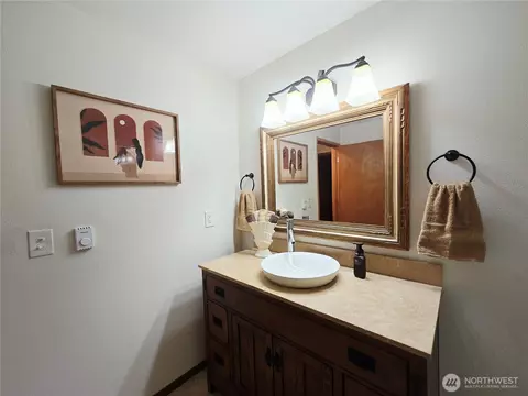 Bath - 1301 S 3rd Ave #2B, Sequim, WA 98382 photo 2 of 2