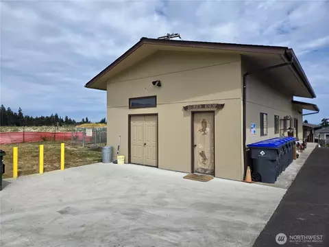 Exterior - 1301 S 3rd Ave #2B, Sequim, WA 98382 photo 9 of 10