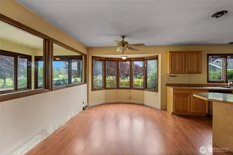 Living - 42410 264th Ave SE, Enumclaw, WA 98022 photo 3 of 10