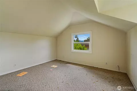 Bedroom - 42410 264th Ave SE, Enumclaw, WA 98022 photo 4 of 8