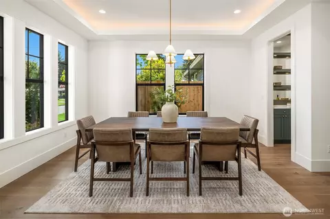 Dining - 2425 153rd Ave SE, Bellevue, WA 98007 photo 2 of 3