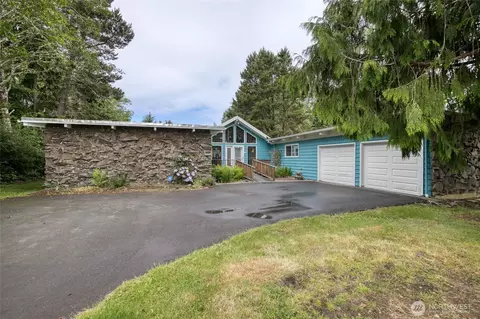 18 Sunset Blvd, Hoquiam, WA 98550