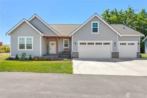 801 Pine Crest Dr, Everson, WA 98247
