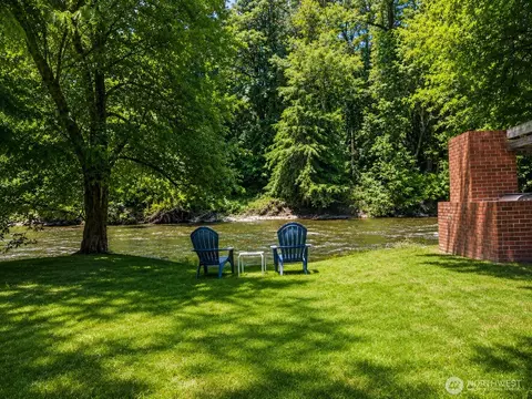 24416 SE 246th St, Maple Valley, WA 98038