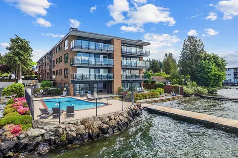 6225 Lake Washington Blvd NE #402, Kirkland, WA 98033