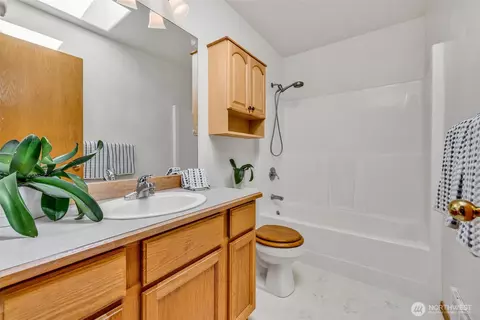 Bath - 181 Duke Dr, Sequim, WA 98382 photo 3 of 6