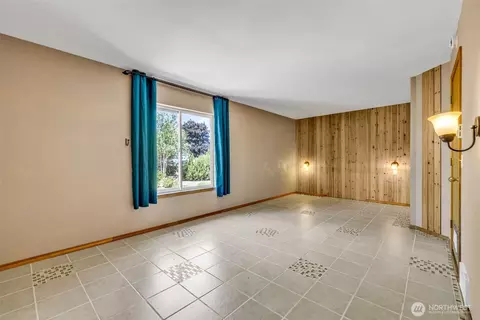 Living - 181 Duke Dr, Sequim, WA 98382 photo 4 of 4