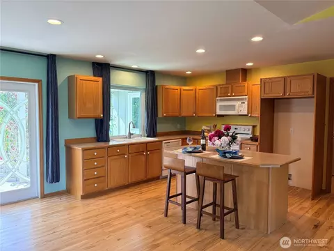 Kitchen - 181 Duke Dr, Sequim, WA 98382 photo 1 of 3