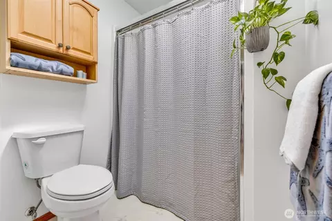 Bath - 181 Duke Dr, Sequim, WA 98382 photo 2 of 6