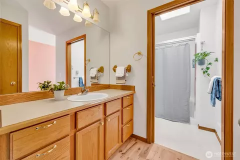 Bath - 181 Duke Dr, Sequim, WA 98382 photo 1 of 6
