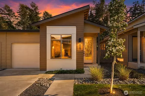 921 Sunseeker Ln, Bellingham, WA 98226