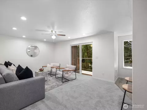 7025 224th St SW #M2, Edmonds, WA 98026