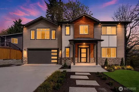 10930 NE 120th St, Kirkland, WA 98034