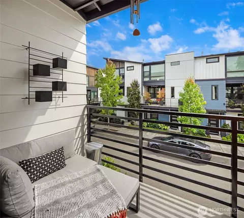 9632 NE 183rd St #B, Bothell, WA 98011